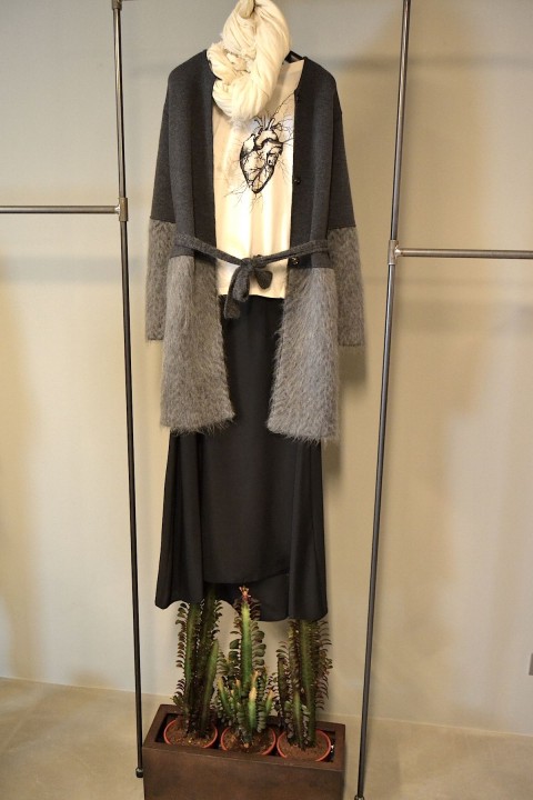 lenastore-bergamo-lenafashion-look-27-giacca-e-sciarpa-costume-national-gonna-e-maglietta-costumencostumen